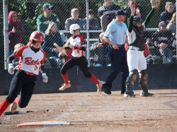 241006 Reds Caps 0083